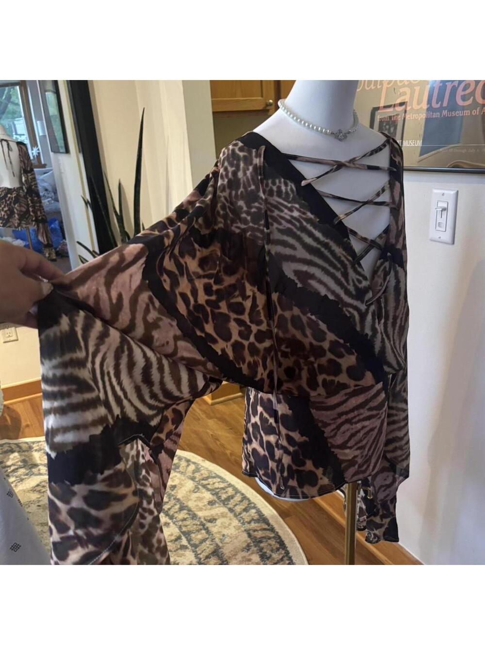 Y2K animal print lace up bell sleeve top 🐆 boho fairy grunge